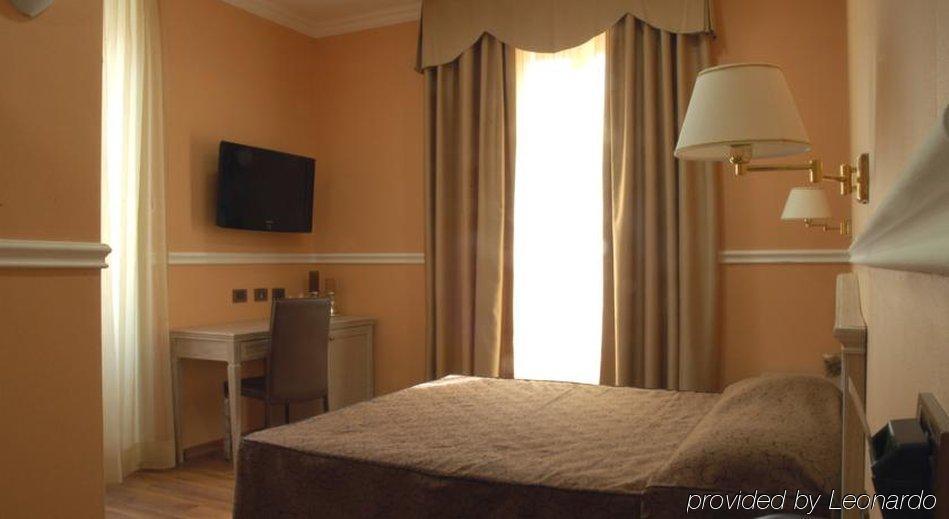 帕帕维斯塔黎莱斯酒店 罗马 客房 照片